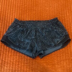 Lululemon Athletica Charcoal Floral Shorts Size 4